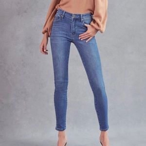 NWT KanCan High Rise Super Skinny Medium Wash Denim Jeans